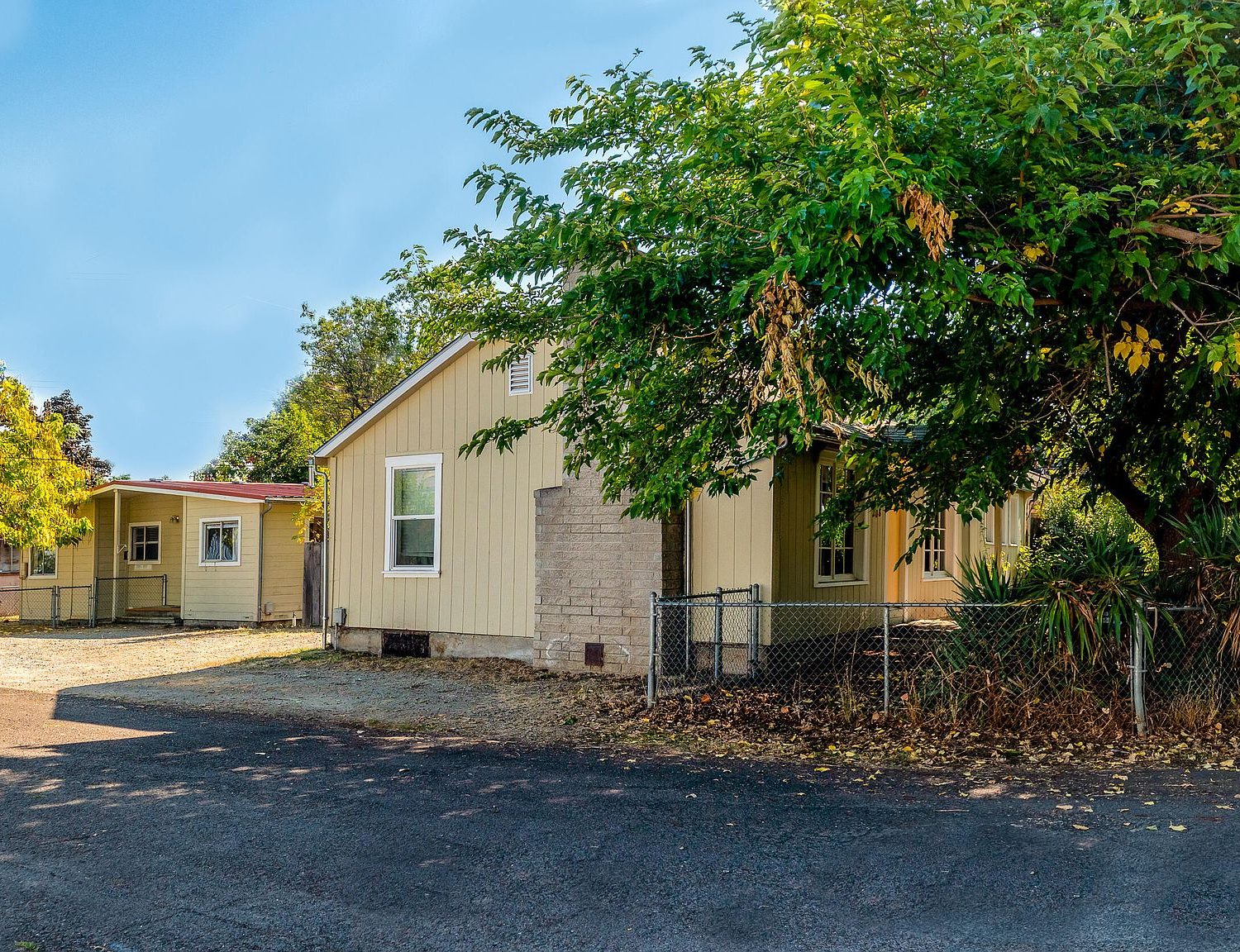 208 Roy Ave